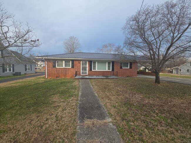 property at 141 N Main St