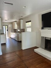 21050 Avenue San Luis in Woodland Hills, CA - Building Photo - Building Photo