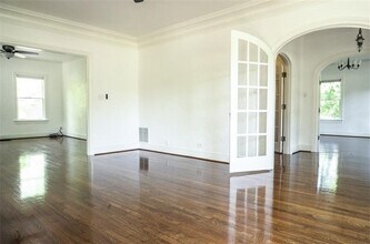 2301 Enfield Rd in Austin, TX - Building Photo - Building Photo