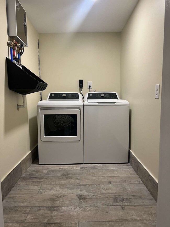 185 Rutledge Ave, Unit Apartment X in Charleston, SC - Building Photo - Building Photo