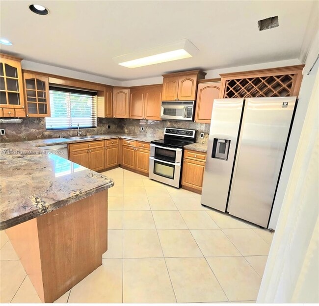 7600 SW 19th Terrace in Miami, FL - Foto de edificio - Building Photo