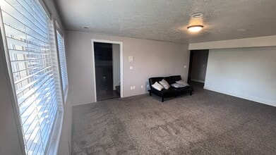 1238 Newport Ln in Kaysville, UT - Building Photo - Building Photo