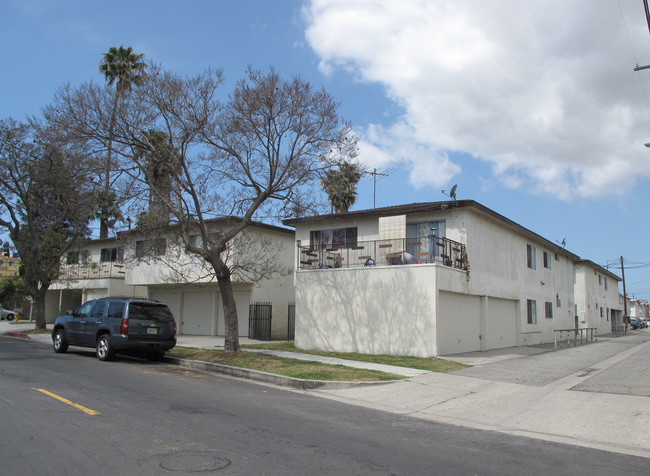 Nassau Arms in Harbor City, CA - Building Photo - Building Photo