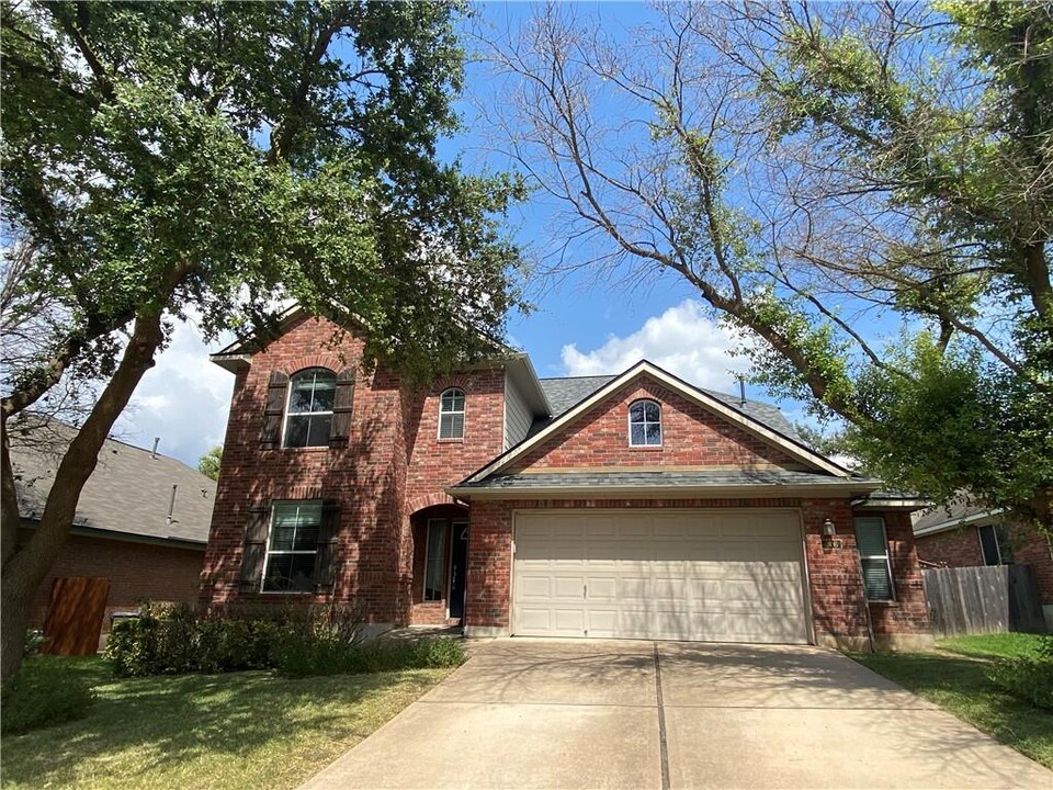 306 Olmos Dr in Leander, TX - Building Photo