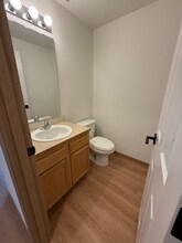 1827 147th Pl SW in Lynnwood, WA - Foto de edificio - Building Photo