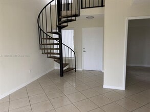 8305 SW 152nd Ave in Miami, FL - Foto de edificio - Building Photo