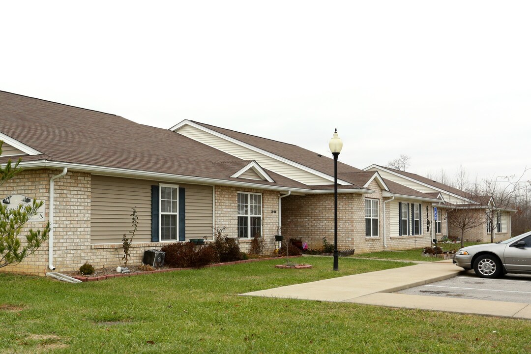 Aislynn Village in Henderson, KY - Foto de edificio