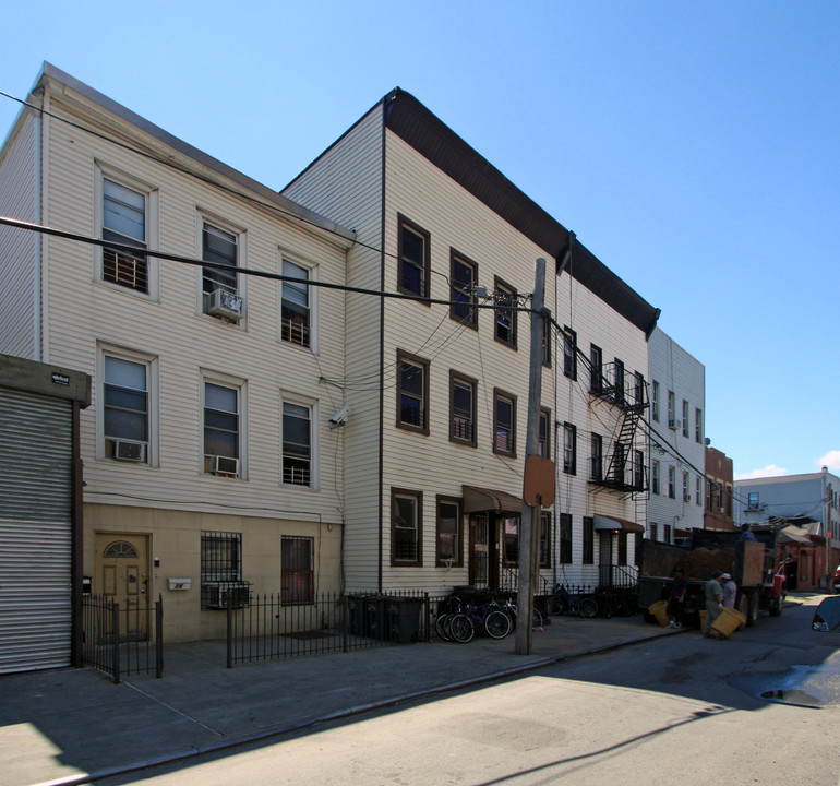 22 Dodworth St in Brooklyn, NY - Foto de edificio