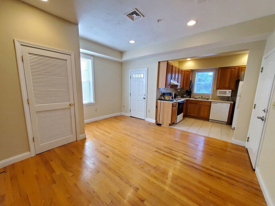 466 Green St in Cambridge, MA - Building Photo
