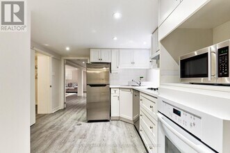 207 Bayview Heights Dr in Toronto, ON - Building Photo - Building Photo