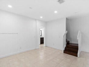 15568 SW 39th St in Miramar, FL - Building Photo - Building Photo