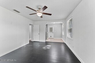 431 W 62nd St in Jacksonville, FL - Building Photo - Building Photo