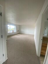 1817 Cross St SE in Salem, OR - Foto de edificio - Building Photo