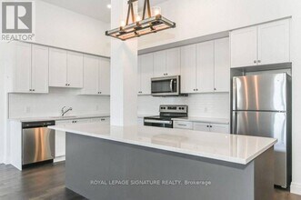 19 Guelph Ave in Cambridge, ON - Building Photo - Building Photo