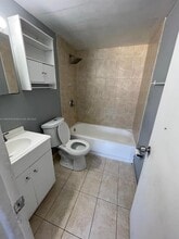 1035 W 77th St in Hialeah, FL - Building Photo - Building Photo