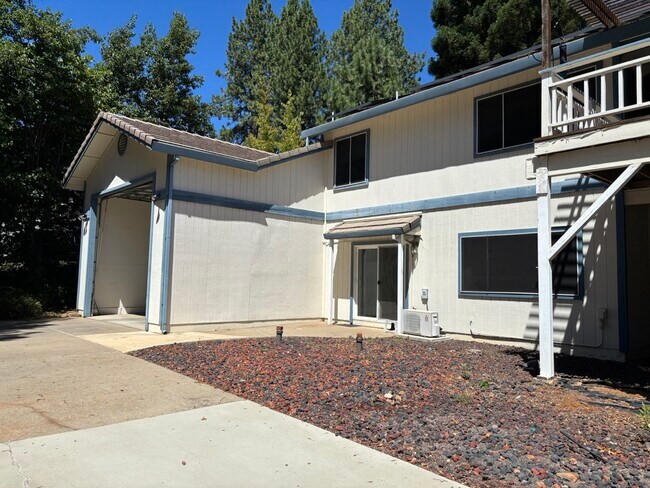 3594 Camino Hills Dr, Unit Apartment