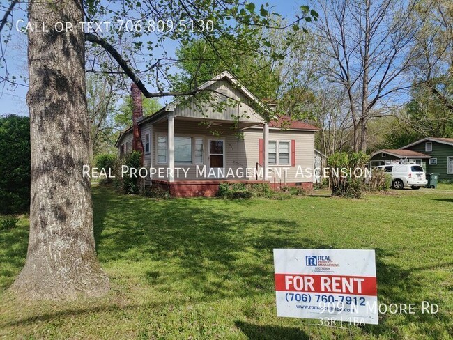 property at 909 N Moore Rd