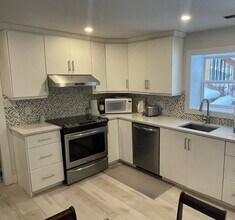 4 Bedroom 2 Bathroom Home in Halifax, NS - Building Photo - Building Photo