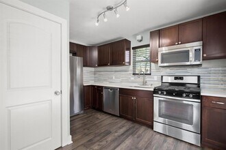 1404 Vargas Rd in Austin, TX - Building Photo - Building Photo