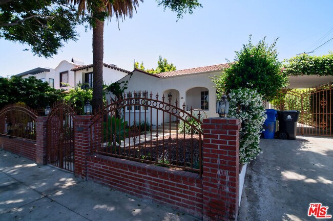 641 N Martel Ave in Los Angeles, CA - Foto de edificio - Building Photo