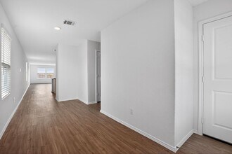 7002 Satellite Wy in San Antonio, TX - Building Photo - Building Photo