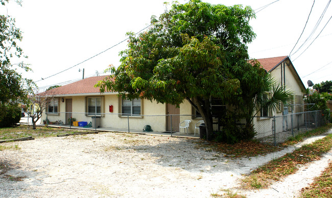 625 N M St in Lake Worth, FL - Foto de edificio - Building Photo