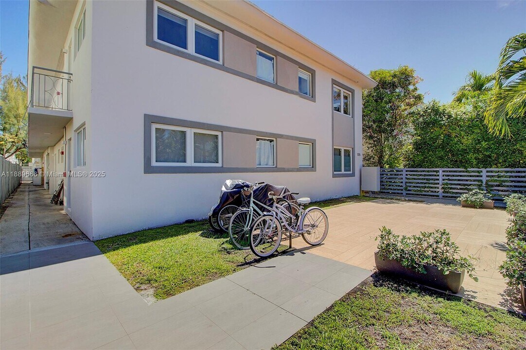 1035 Euclid Ave in Miami Beach, FL - Building Photo