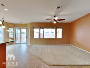 1141 W Tenniel Dr in Green Valley, AZ - Foto de edificio - Building Photo