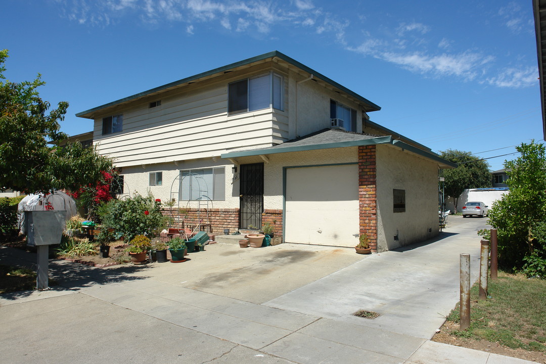 795 Deland Ave in San Jose, CA - Foto de edificio