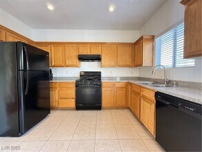 5872 Sakhalin Ave in Las Vegas, NV - Building Photo - Building Photo