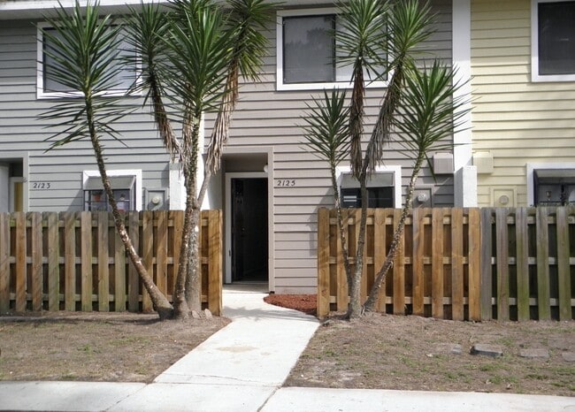 2125 SW 39th Way in Gainesville, FL - Building Photo - Building Photo