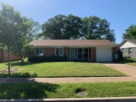 13739 Sundown Trail in Farmers Branch, TX - Building Photo