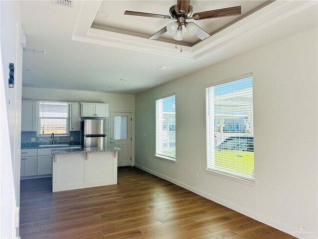 1100 Sugar Gdn Dr in Pharr, TX - Building Photo - Building Photo