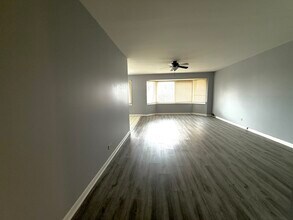 3108 Roberts Dr in Woodridge, IL - Building Photo - Building Photo