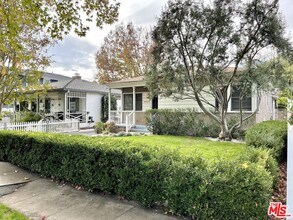 4555 Van Noord Ave in Los Angeles, CA - Building Photo - Building Photo