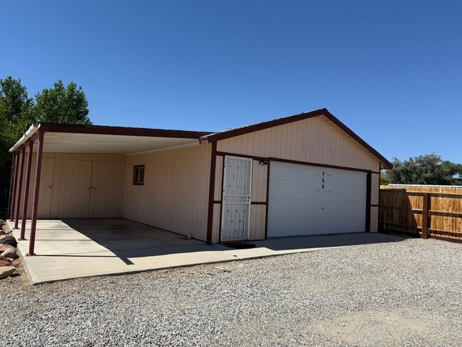 757 W Church Ave in Ridgecrest, CA - Building Photo - Building Photo