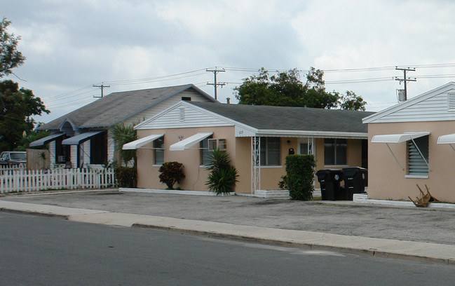 731 N H St in Lake Worth, FL - Building Photo - Building Photo