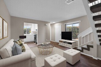 Carmenita Townhouse Apartments in Whittier, CA - Building Photo - Building Photo