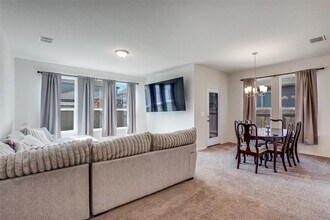 211 Pitkin Dr in Lockhart, TX - Building Photo - Building Photo