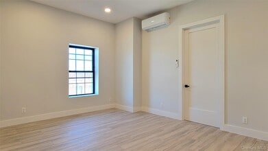 82-19 Northern Blvd in Queens, NY - Building Photo - Building Photo