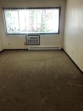 Grand Avenue Apartments in Beloit, WI - Building Photo - Building Photo