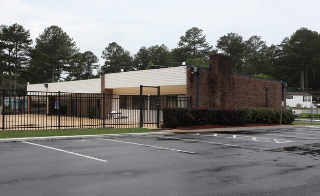 Valley Brook in Stone Mountain, GA - Foto de edificio - Building Photo