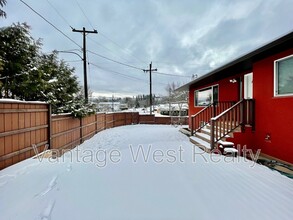 790 Irma Rd in Kelowna, BC - Building Photo - Building Photo