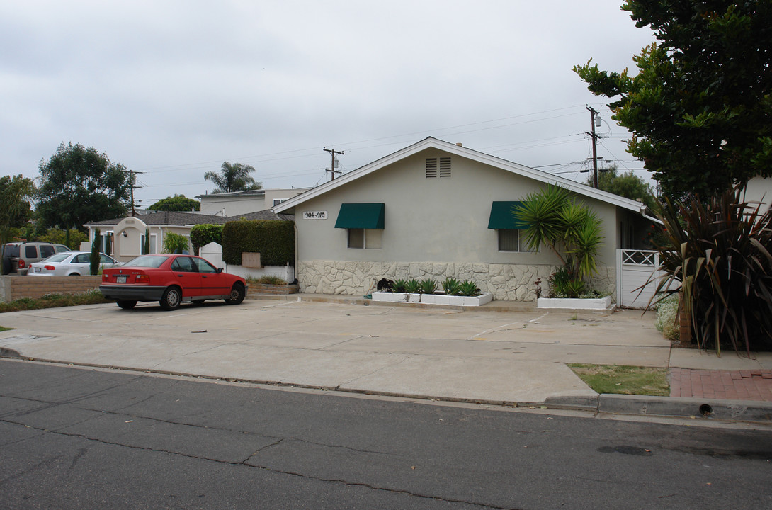 904-910 Agate St in San Diego, CA - Building Photo