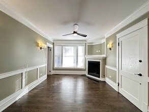 1406 W Cornelia Ave, Unit A01W in Chicago, IL - Building Photo - Building Photo