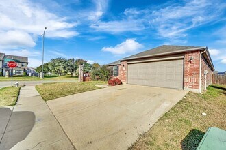 3201 Sadie Trail in Fort Worth, TX - Foto de edificio - Building Photo