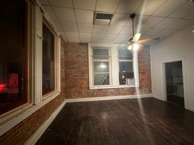 112 W McPherson in Kirksville, MO - Building Photo