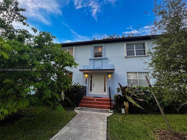 5660 SW 78th St in Miami, FL - Building Photo - Building Photo