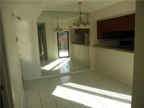 3816 Victoria Dr in West Palm Beach, FL - Foto de edificio - Building Photo
