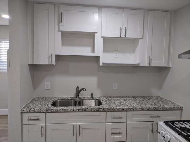 3318 W 157th St, Unit Backhouse in Gardena, CA - Foto de edificio - Building Photo